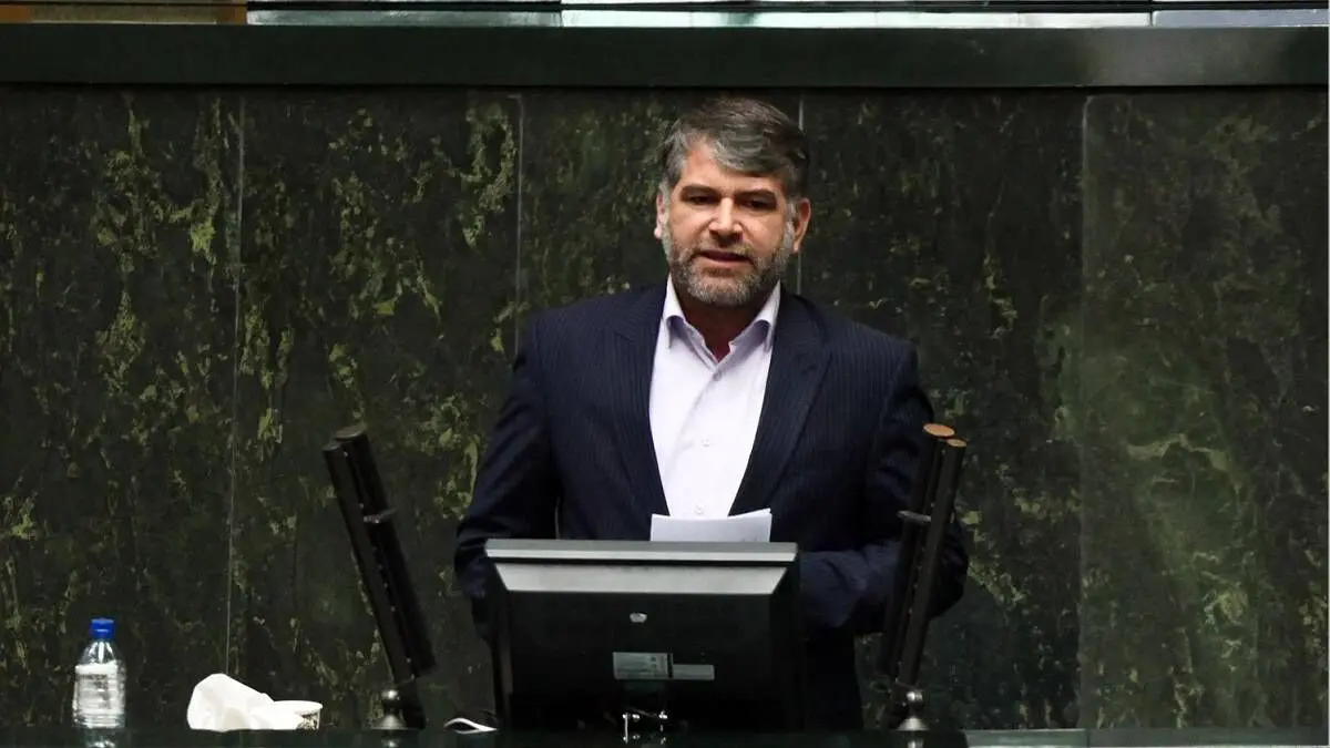 ساداتی‌نژاد از حضور در انتخابات مجلس انصراف داد
