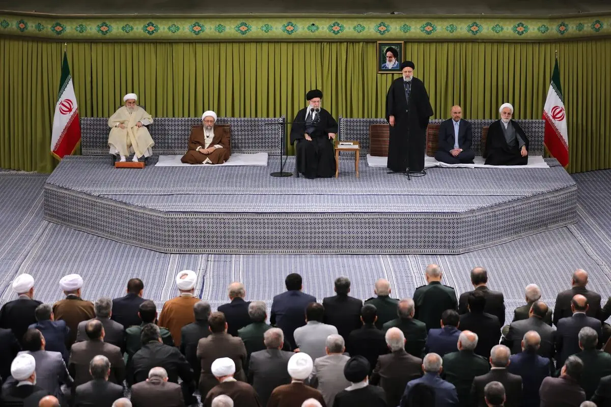 دیدار مسئولان نظام و سفرای کشورهای اسلامی با رهبر انقلاب