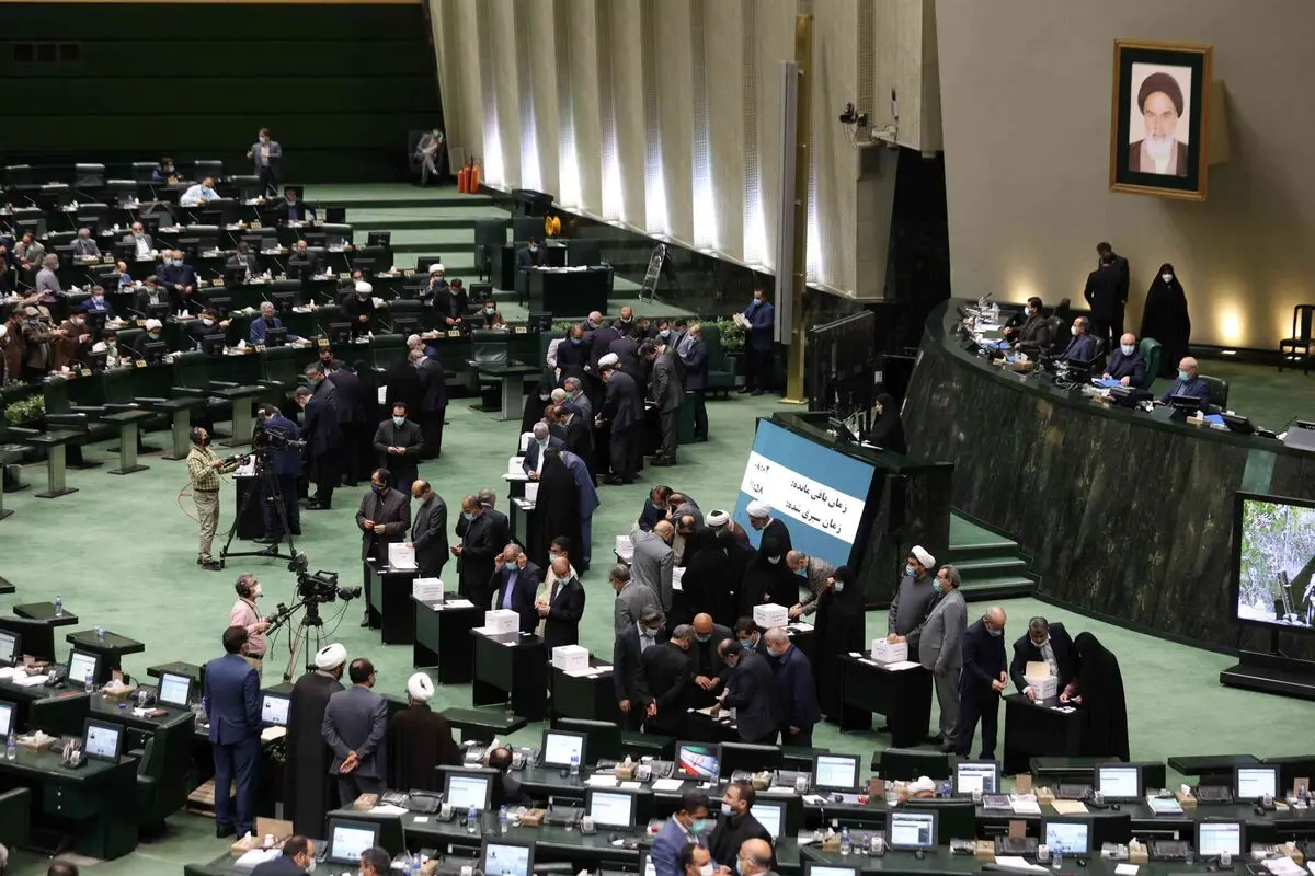 آیا طرح صیانت و قانون عفاف وحجاب از دستاوردهای خوب مجلس یازدهم است؟