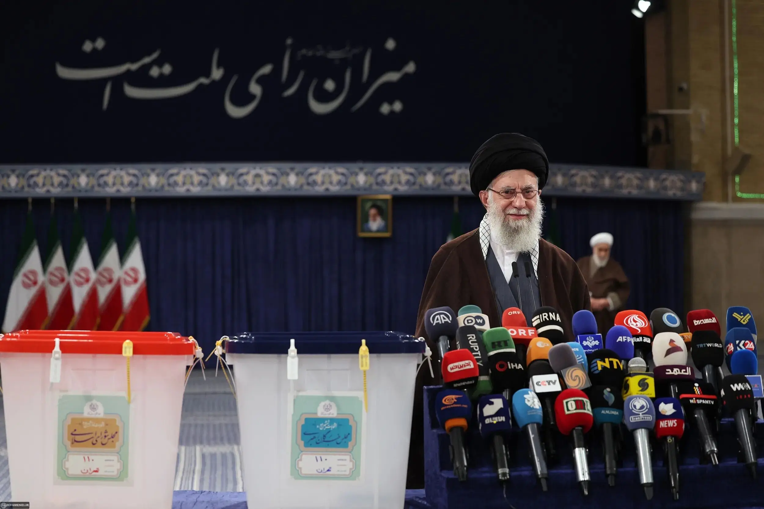 حضور رهبر انقلاب در انتخابات مجلس شورای اسلامی و مجلس خبرگان رهبری