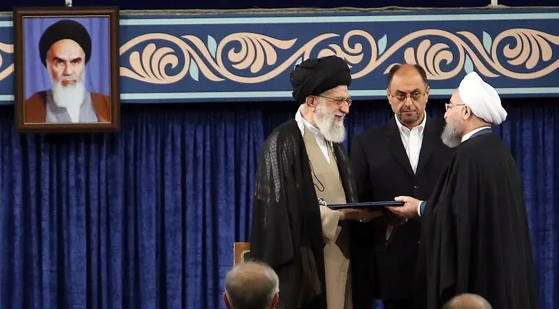 رهبر انقلاب حکم تنفیذ حسن روحانی را اعطا کردند + تصویر دستخط