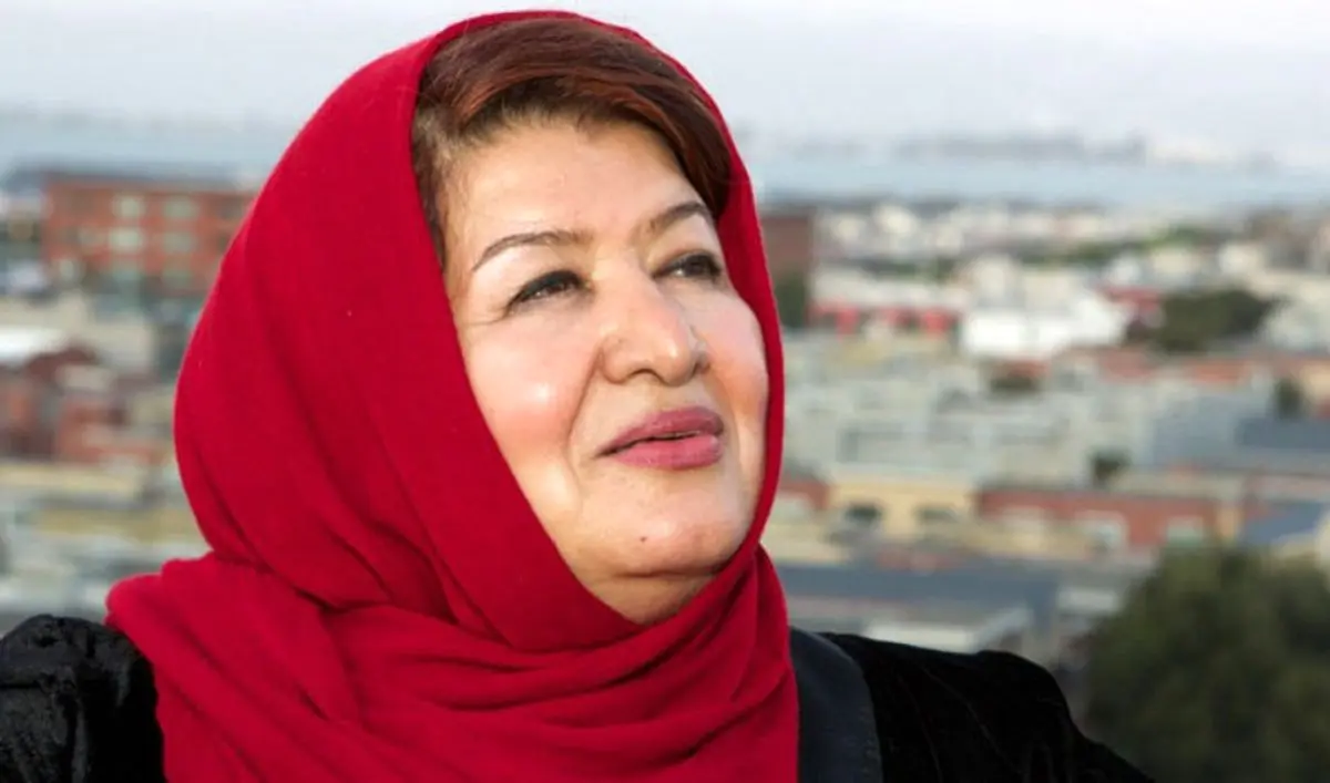 پوران درخشنده «عشق» را می‌سازد