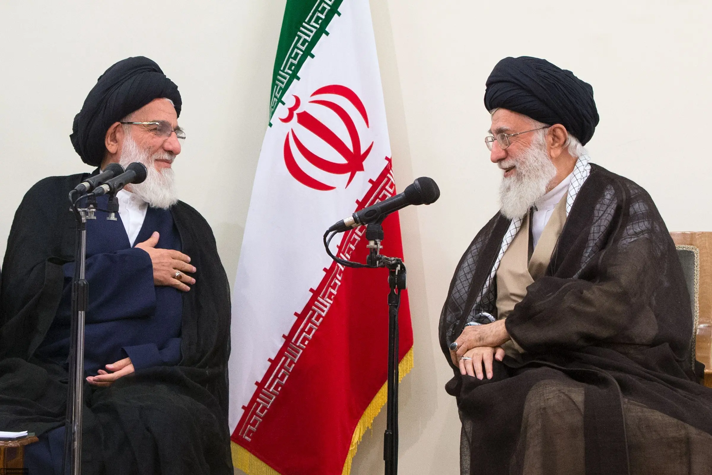 رهبر انقلاب:مجمع باید انقلابی باقی بماند
