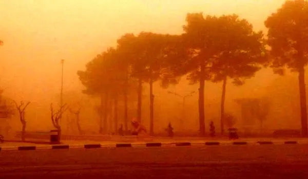 تندباد و گرد و غبار در راه خوزستان