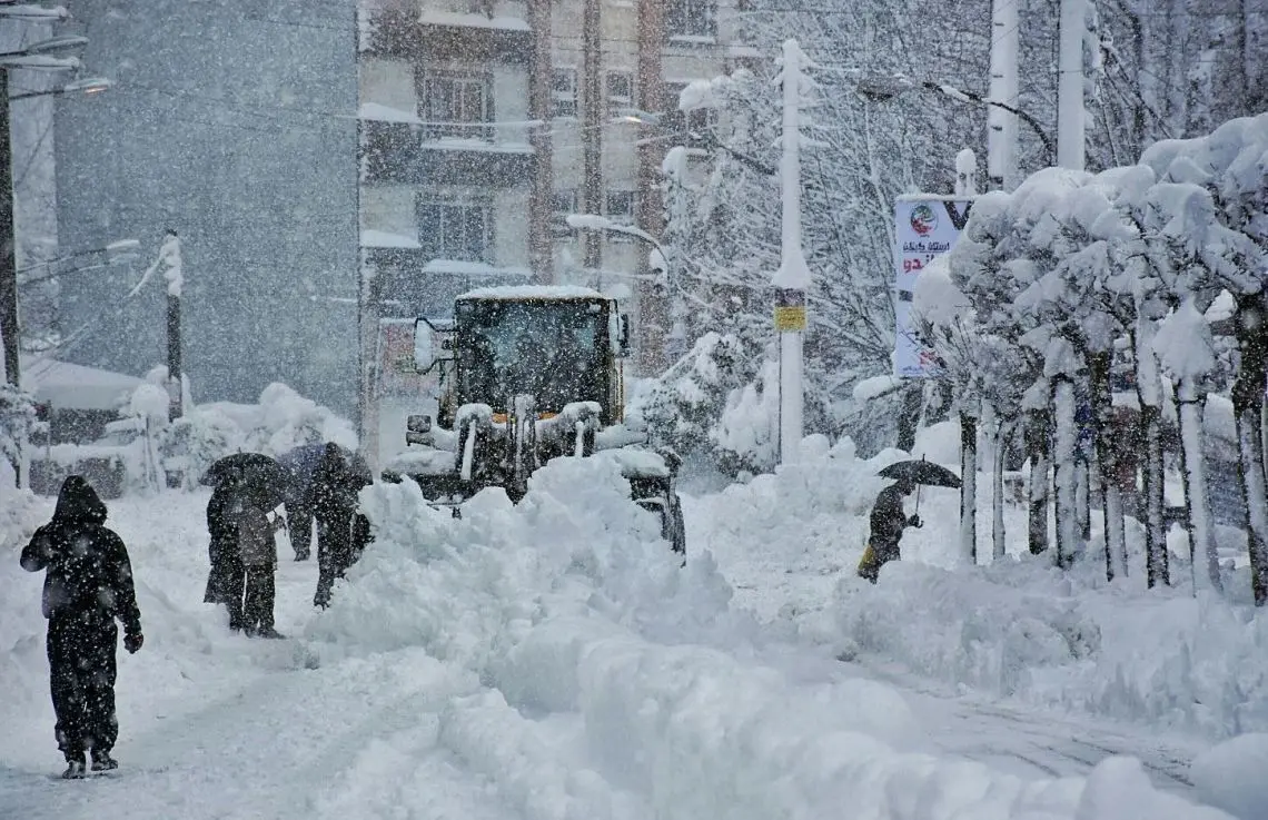 بارش برف و باران در اکثر مناطق کشور