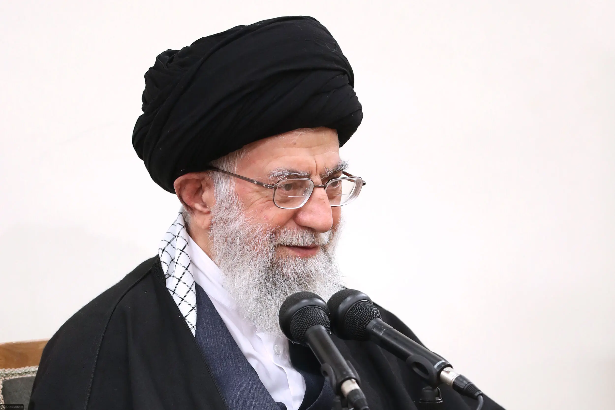 رهبر انقلاب:ضدانقلاب در تحریک کارگران علیه جمهوری اسلامی ناکام ماند