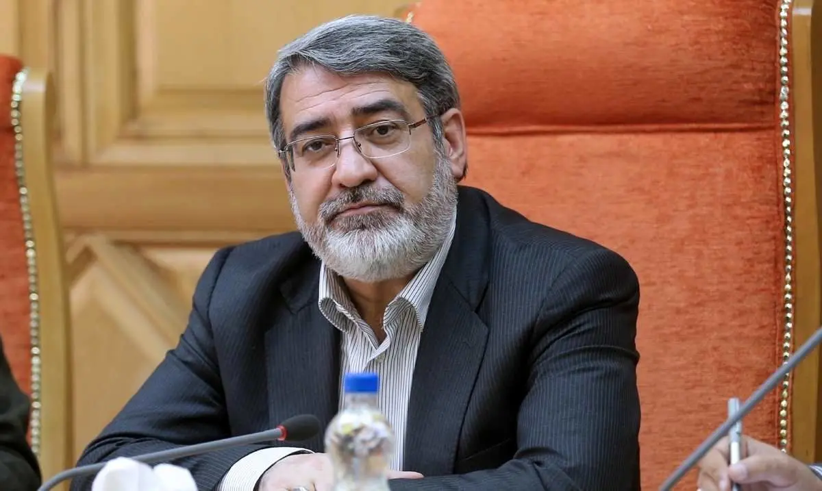 وزیر کشور: اگر ورود زنان به ورزشگاه آزاد شود، پلیس امنیت آنها را تامین میکند