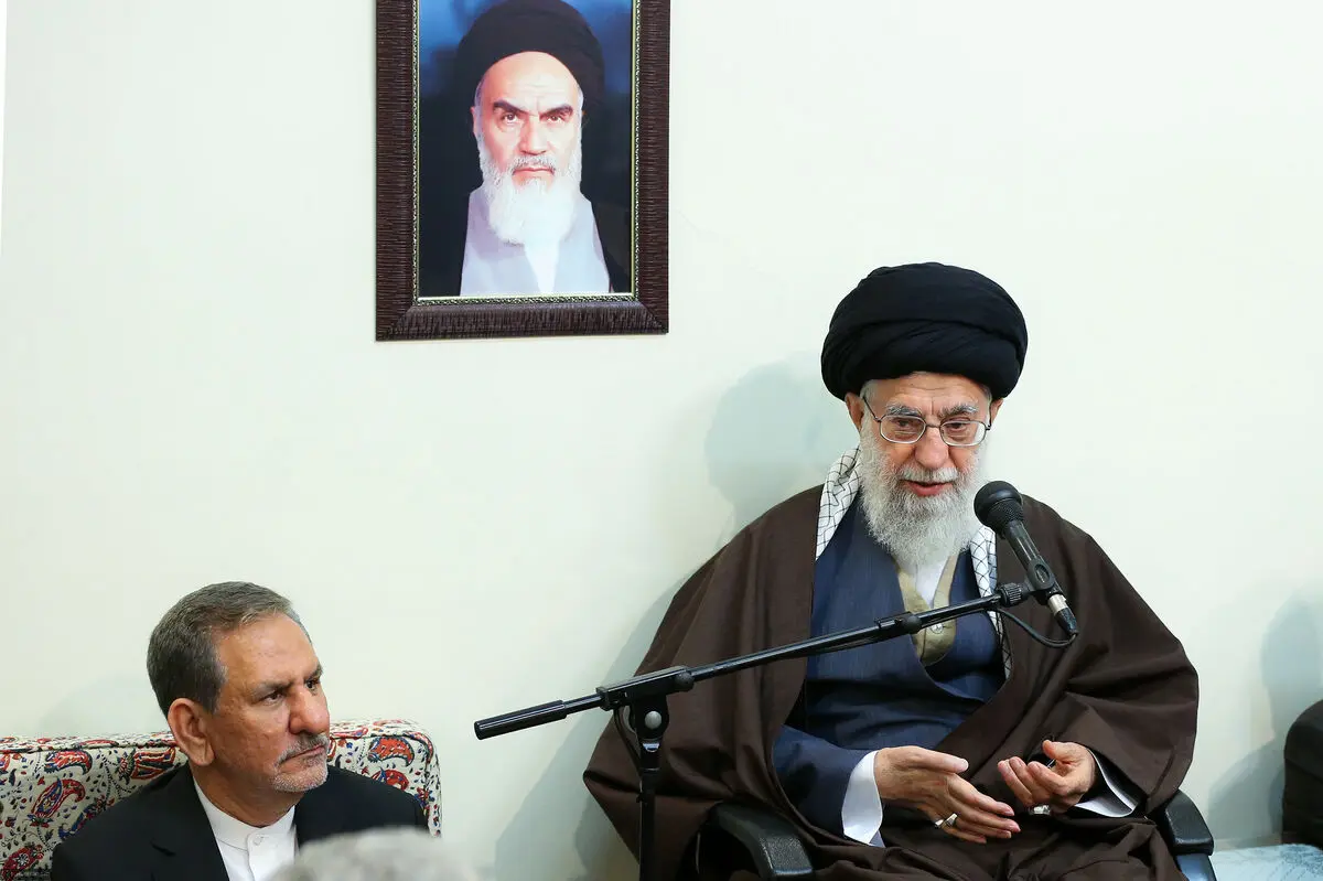 رهبر انقلاب: تعرض به امنیت و حریم مردم در پیام‌رسان‌های داخلی «حرام شرعی» است