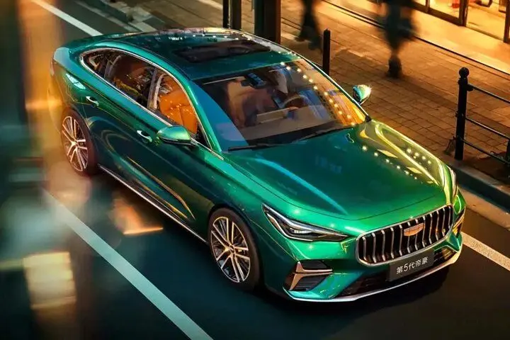 جیلی با مصرف ۲ لیتری، تویوتا را به چالش می‌کشد