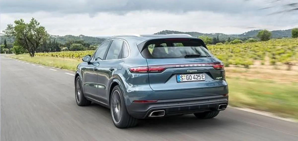 پورشه خودروی هیبریدی شاسی بلند عرضه کرد