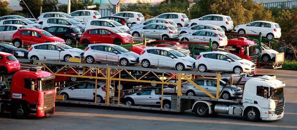 اعلام لیست واردکنندگان خودرو به بانک مرکزی | رسانه خبری اینتیتر