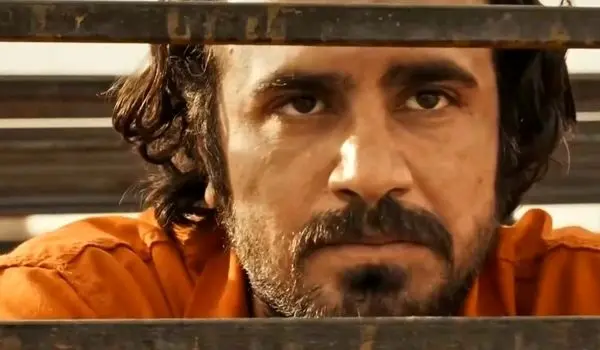 سفر در زمان؛ «محمدرضا» سریال بیگانگان در اکران خصوصی یک فیلم؛ سال 1404