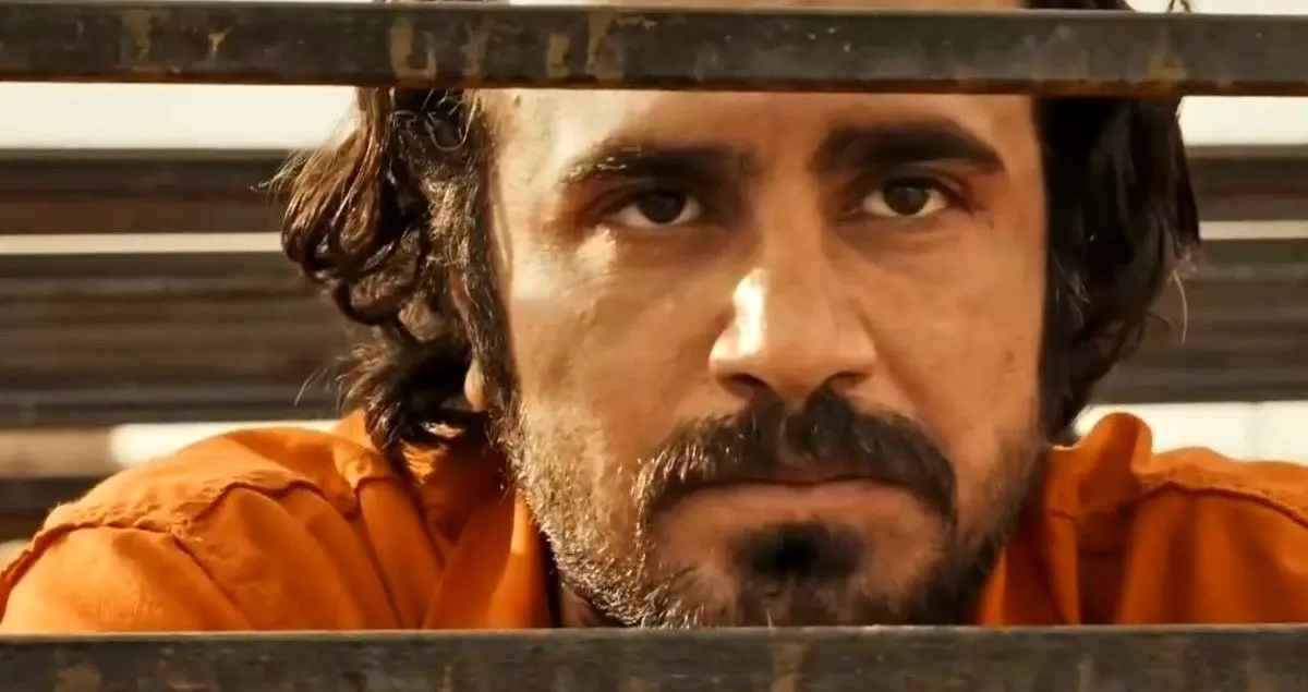 سفر در زمان؛ «محمدرضا» سریال بیگانگان در اکران خصوصی یک فیلم؛ سال 1404