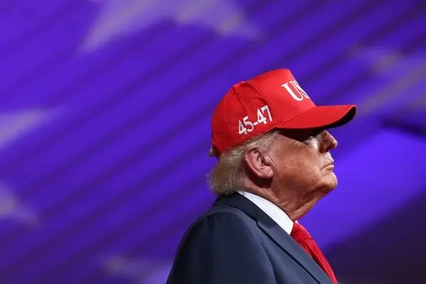 ترامپ پیشنهاد عضویت کانادا در اتحادیه اروپا را «خنده‌دار» خواند؛ تهدید به اعمال تعرفه‌های سنگین علیه اروپا