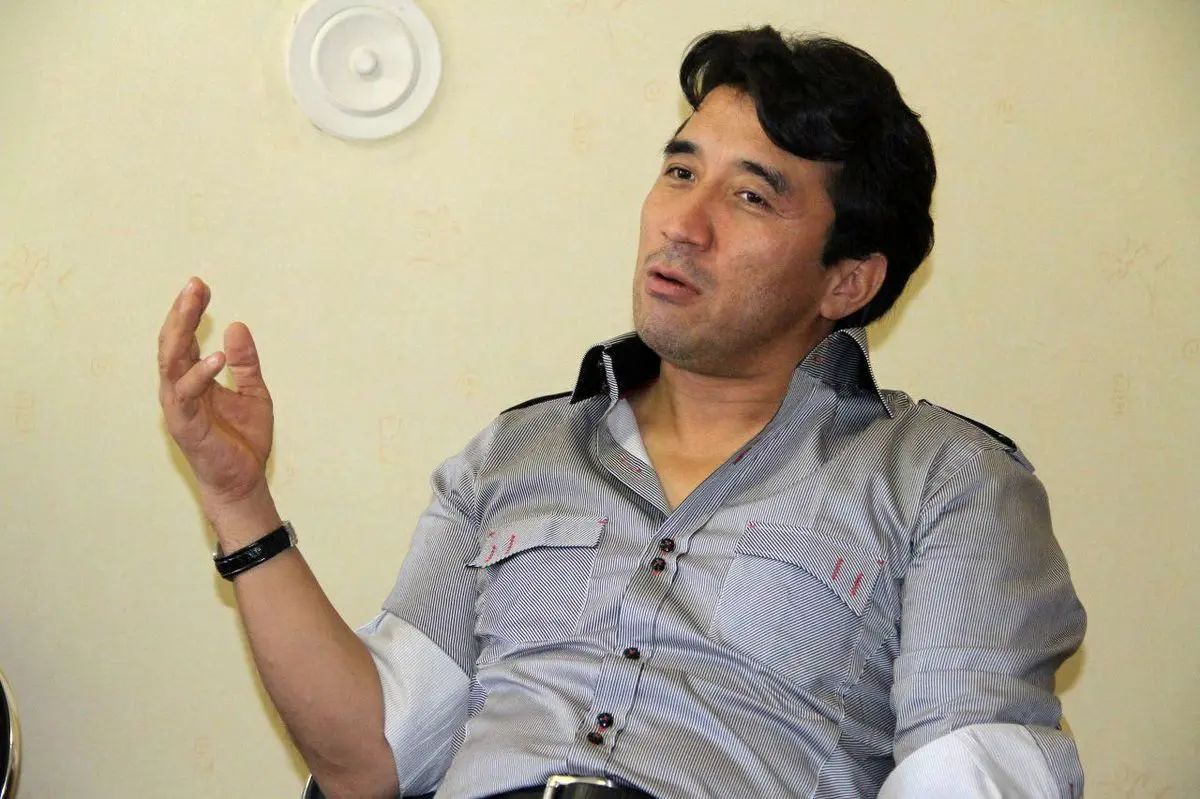 خداداد عزیزی استعفا کرد