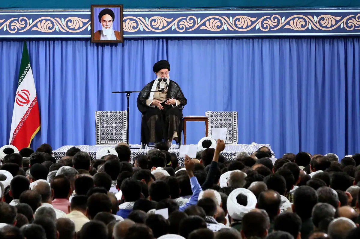 رهبر انقلاب: مفسد باید مجازات شود