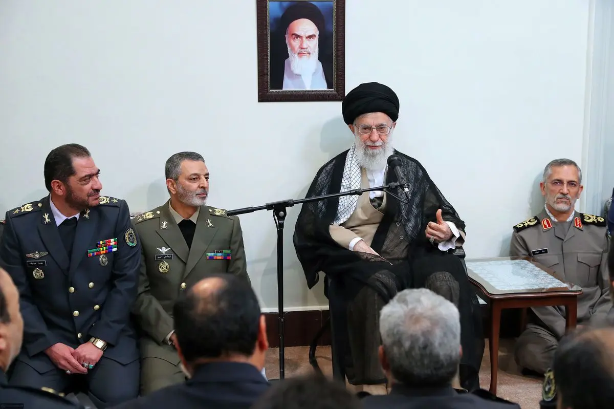 فرمانده معظم کل قوا: احتمال وقوع جنگ نظامی وجود ندارد