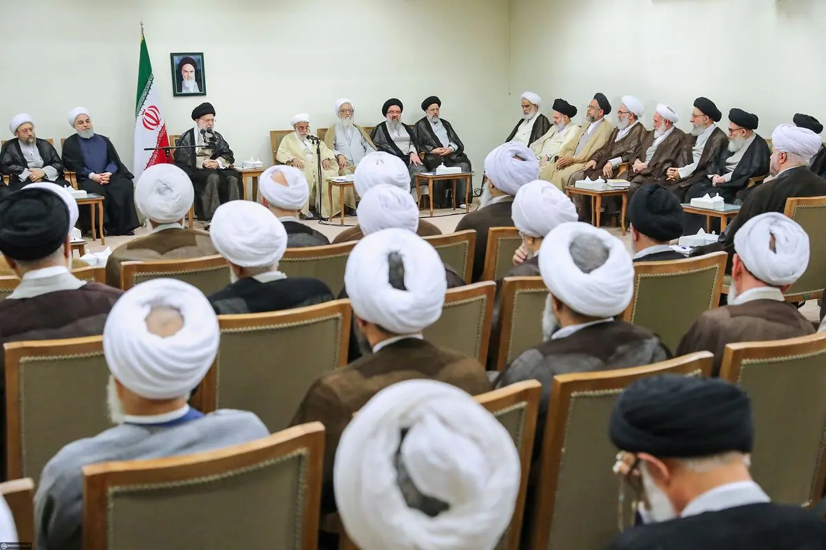 در شرایط فعلی نیازمند حرکت انقلابی و جهادی برای عبور از مشکلات هستیم