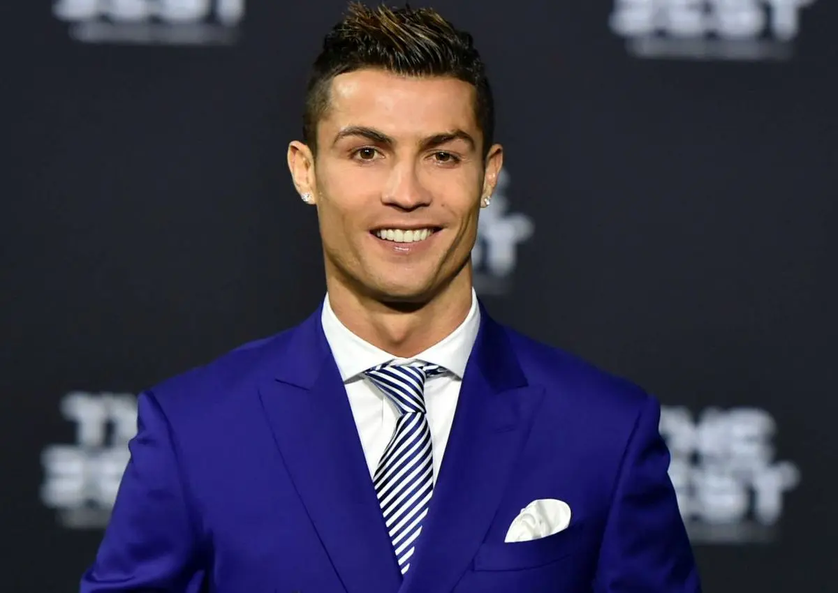 رونالدو از اتومبیل جدیدش رونمایی کرد+ تصویر