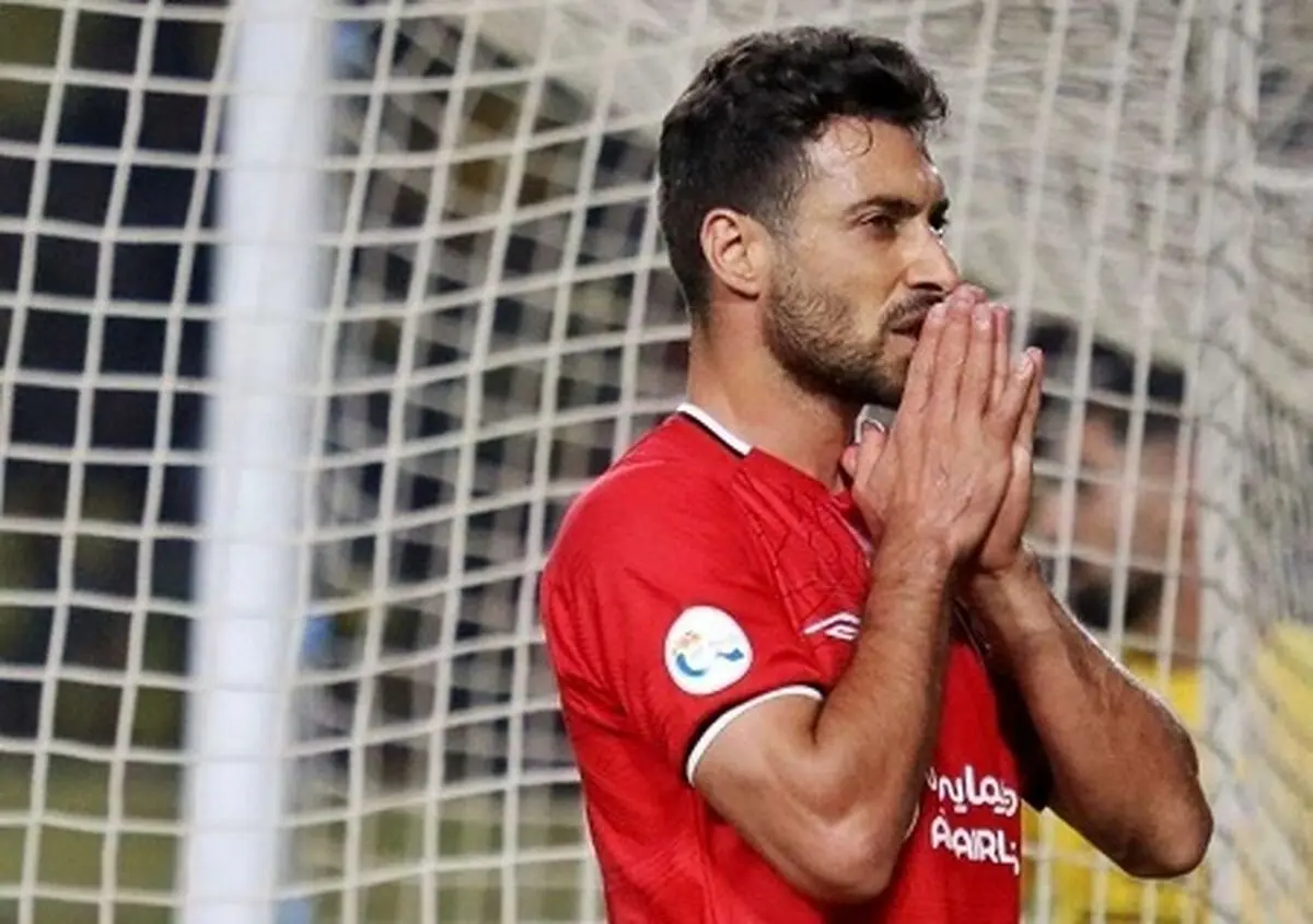 پرسپولیسی ها بیشتر از چادرملو به حرکت زشت شجاع خلیل زاده معترض شدند!