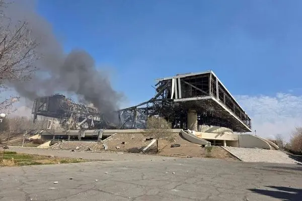 سالن دوازده هزار نفری آزادی با موشک تخریب شد