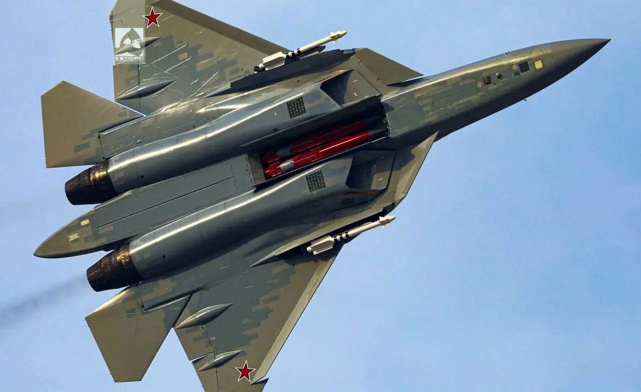 غافلگیری بزرگ برای آمریکا: رونمایی از قاتل F-۲۲ در آسمان + فیلم