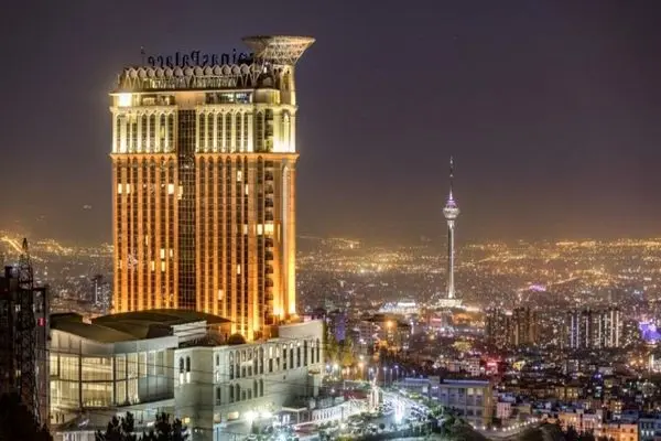 بررسی هتل‌های شمال تهران با چشم‌انداز کوه‌های البرز