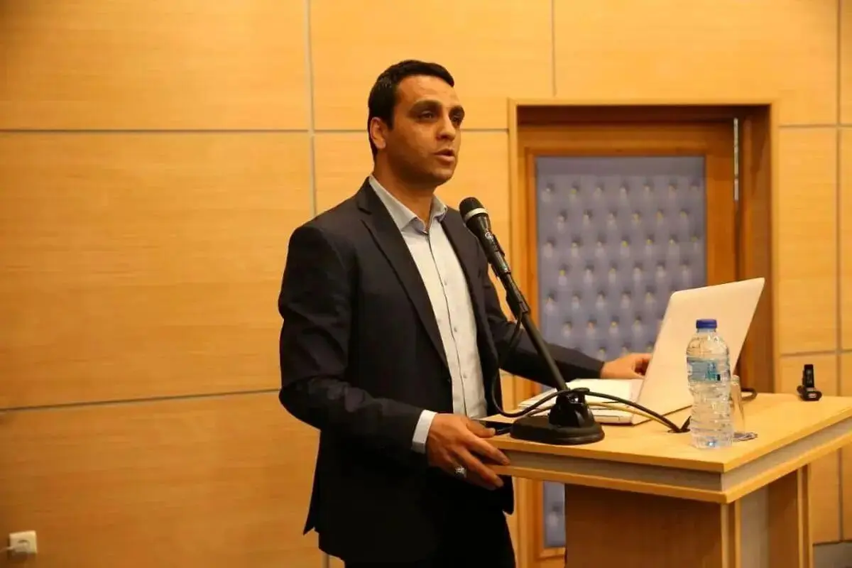 فتاحی: تراکتور و گل‌گهر اگر پرواز مستقیم بخواهند کمک می‌کنیم!