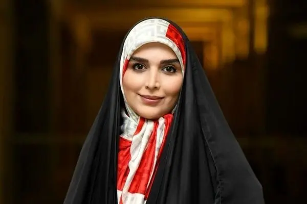 مژده لواسانی: یکی از نقدها به چهره‌های مشهور دوری‌شان از کتاب است