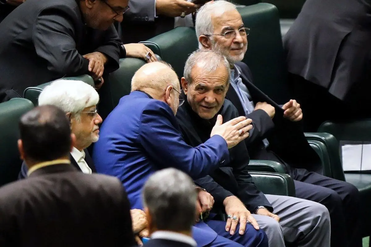 استعفا‌های زنجیره‌ای در دولت | اختلاف حامیان پزشکیان با عارف؛ آیا اسکندر مؤمنی گزینه جایگزین است؟