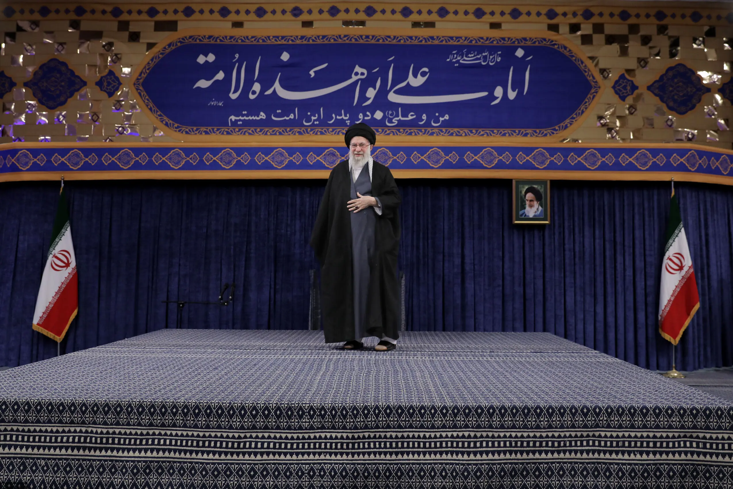 دیدار خانواده شهدای اقتدار با رهبر انقلاب در روز میلاد امیرالمومنین علیه‌السلام