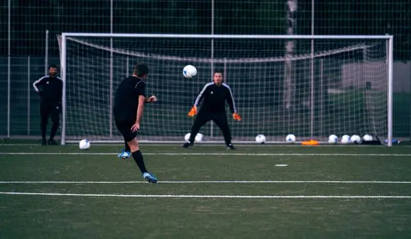 انتقاد تند کارشناس داوری به AFC و داور بازی استقلال - الحسین: گل آسانی هیچ ایرادی نداشت