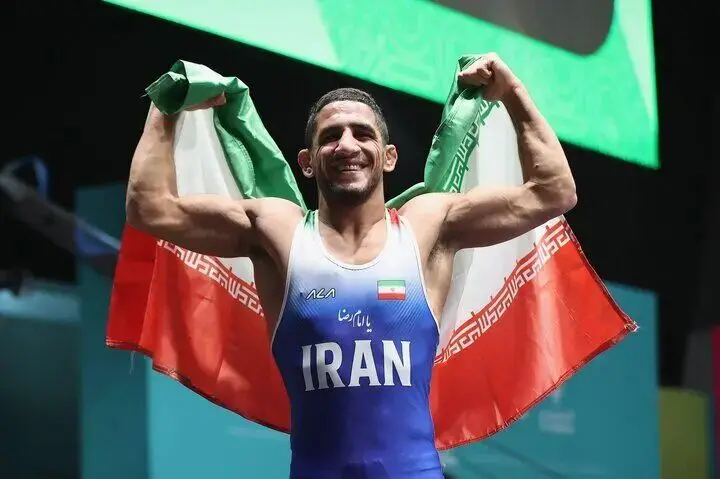 رحمان عموزاد بخت اول قهرمانی در جهان