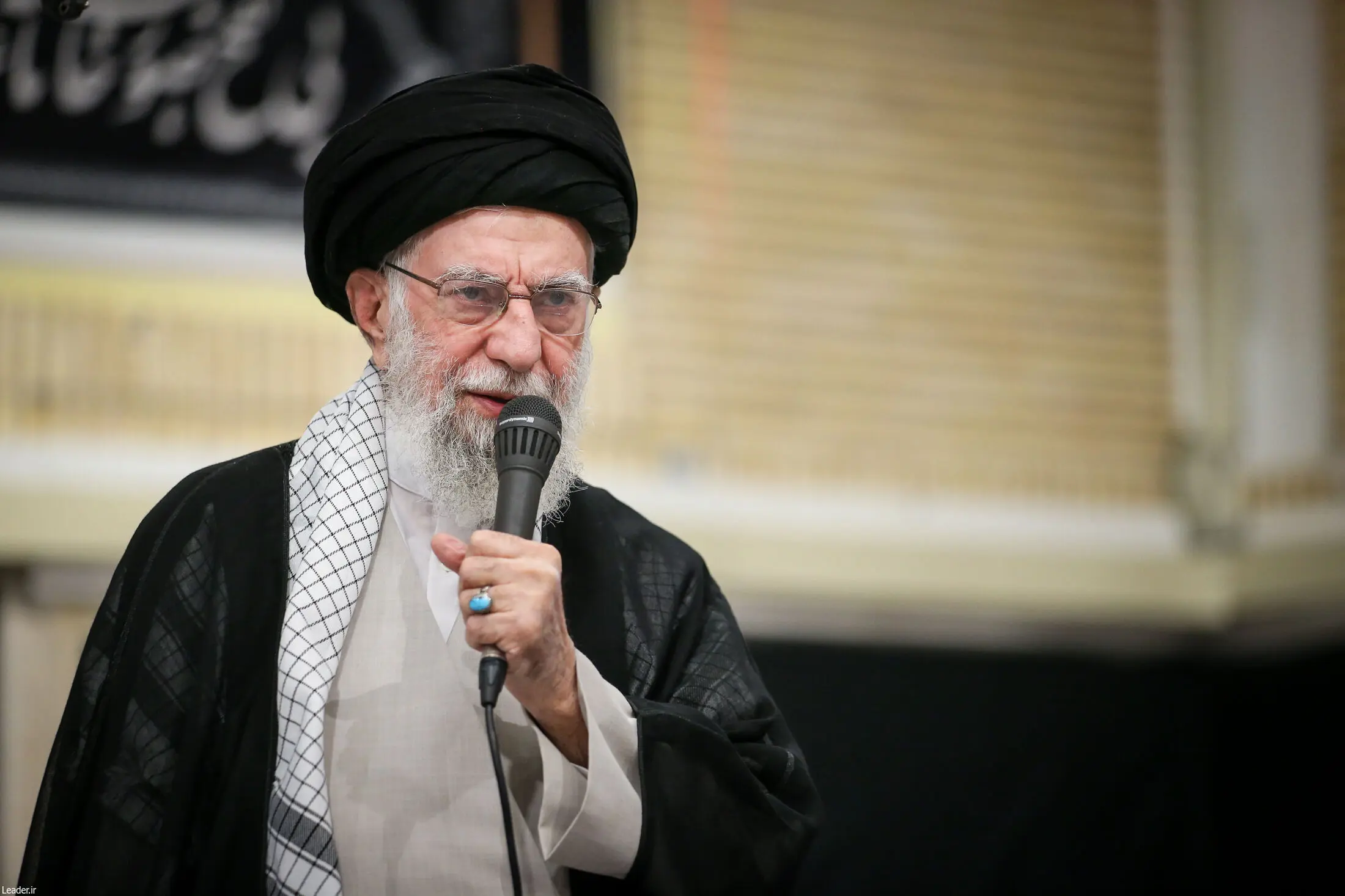 برگزاری مراسم بزرگداشت شهدای جنگ تحمیلی اخیر با حضور و سخنرانی رهبر معظم انقلاب
