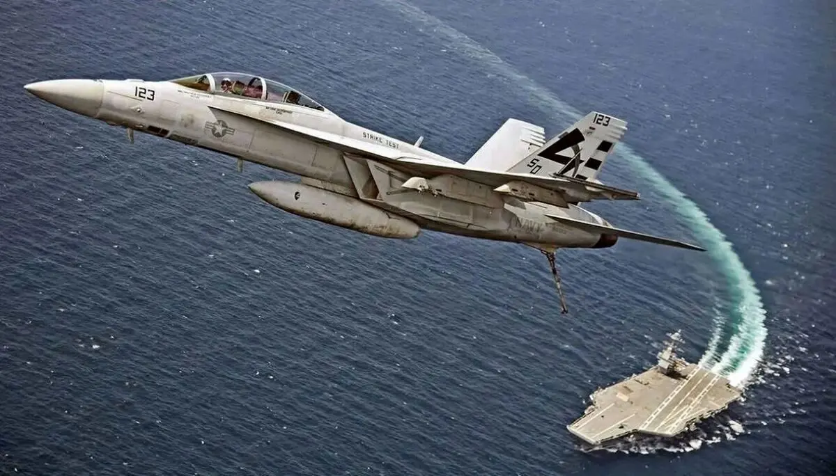 درگیری جنگنده‌های آمریکایی و چینی بر فراز دریای زرد
