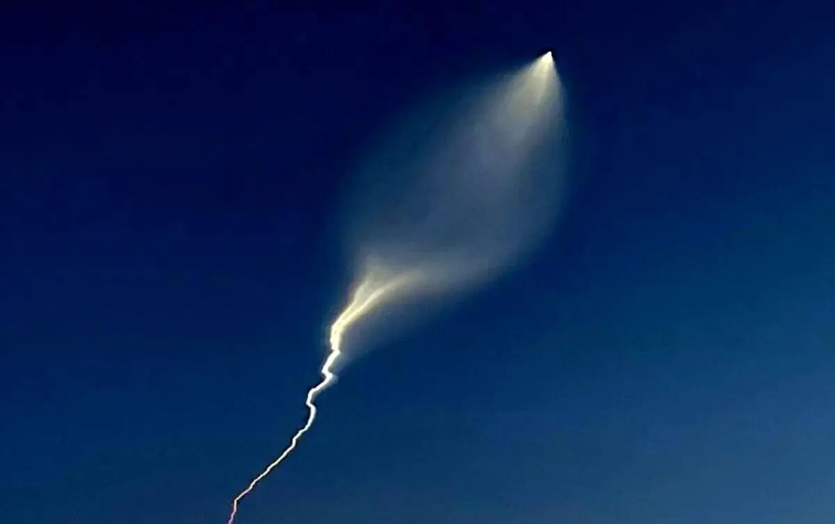 ایران چه چیزی در آستین دارد که جهان را شوکه کند؟ + ویدئو | گزارش رسانه آمریکایی از پیام ایران با پرتاب این موشک مرموز به اسرائیل