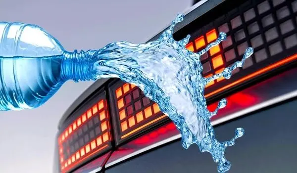 یک بطری آب، خسارت میلیاردی تراشید