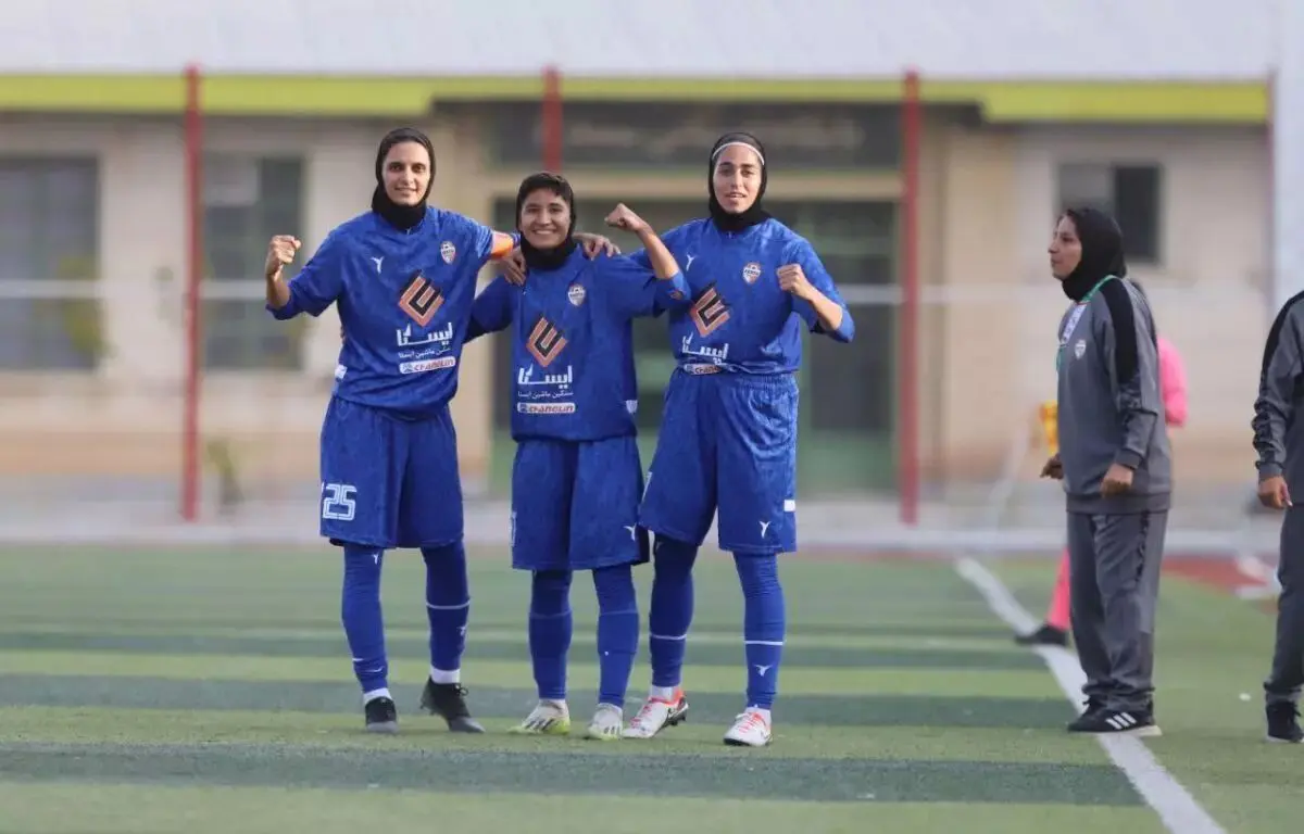  مقصد خانم گل فوتبال زنان لو رفت 