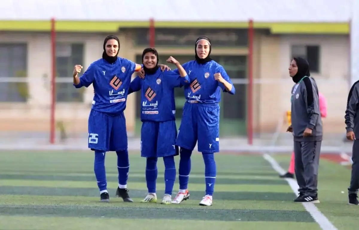  مقصد خانم گل فوتبال زنان لو رفت 