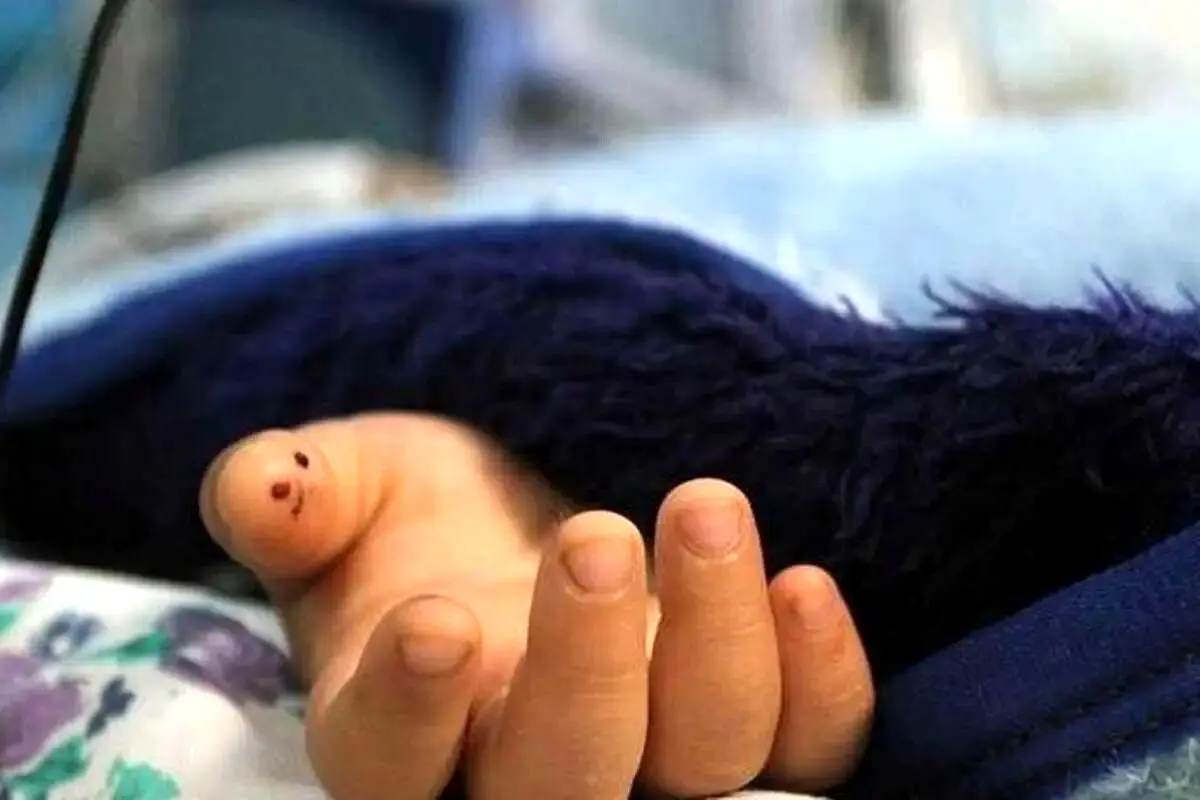 دختر ۳.۵ ساله اهوازی با گلوله کشته شد
