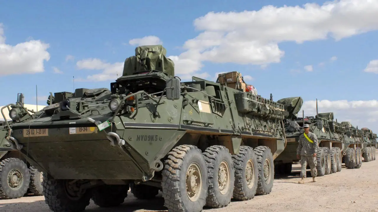 فروش ۲۵۰ نفربر زرهی فقط به قیمت ۱ دلار! | کشوری که با پول یک همبرگر صاحب یک لشکر زرهی شد!