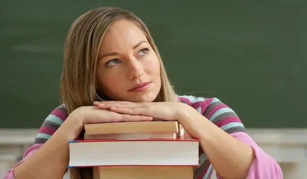 چگونه اشتباهات کوچک گاهی می‌توانند نشانه تفکر درست باشند؟