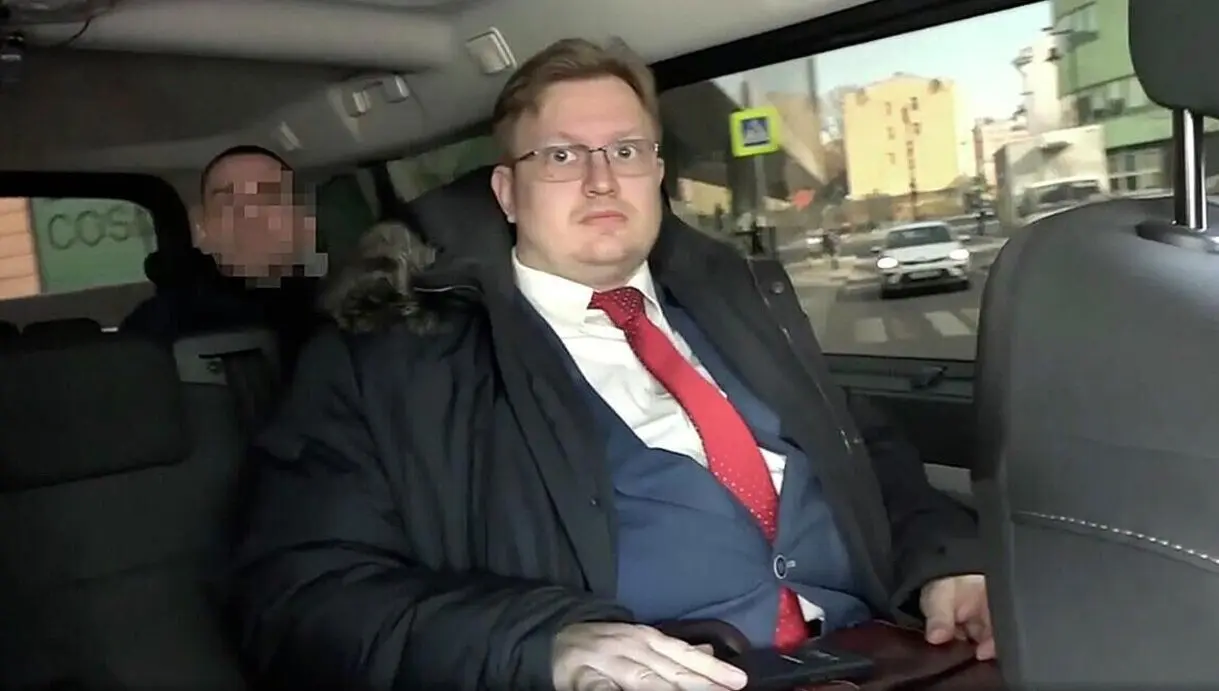 لحظه دستگیری دیپلمات روس به جرم جاسوسی + ویدیو