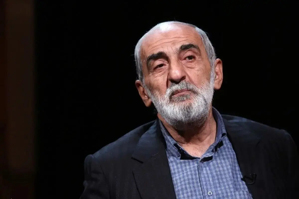 حمله تند شریعتمداری به ظریف، روحانی و مرعشی؛ «آمریکا در ایران ده‌ها سفیر دارد!»