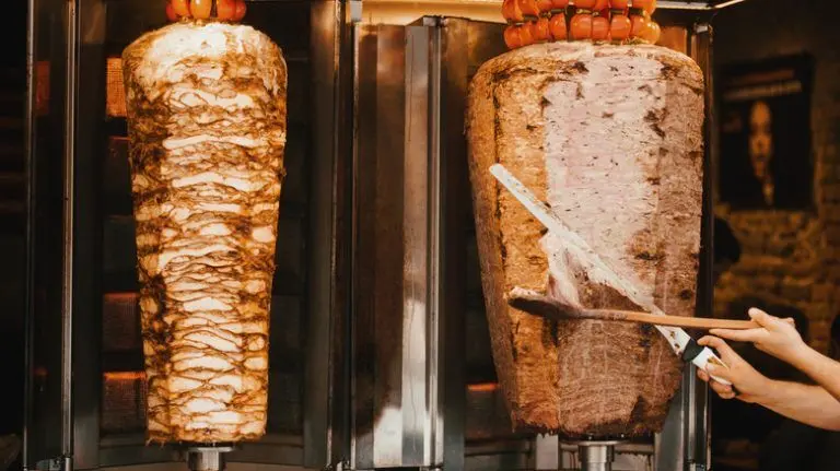 طرز تهیه شاورما گوشت و مرغ | شاورما چیست؟ 