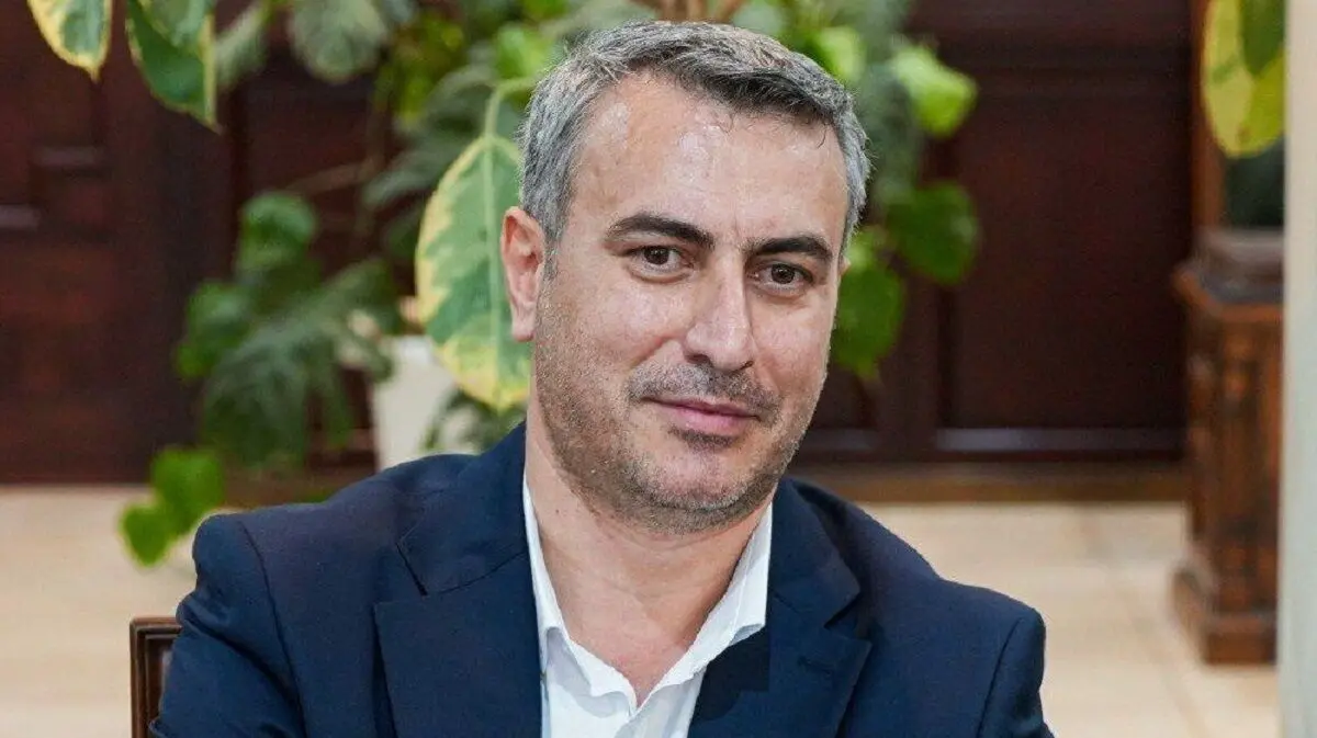رامین کاشف آذر سرپرست شرکت شهر فرودگاهی امام خمینی کیست؟
