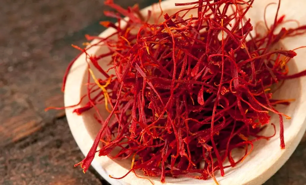 تشخیص زعفران اصل از تقلبی، ۷ روش ساده و قابل اجرا در خانه
