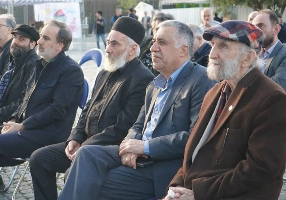 ما باید به نام وطن و خاک ایران متعهد باشیم