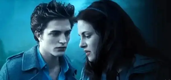 کریستن استوارت «گرگ‌و‌میش» را به سینما باز‌می‌گرداند