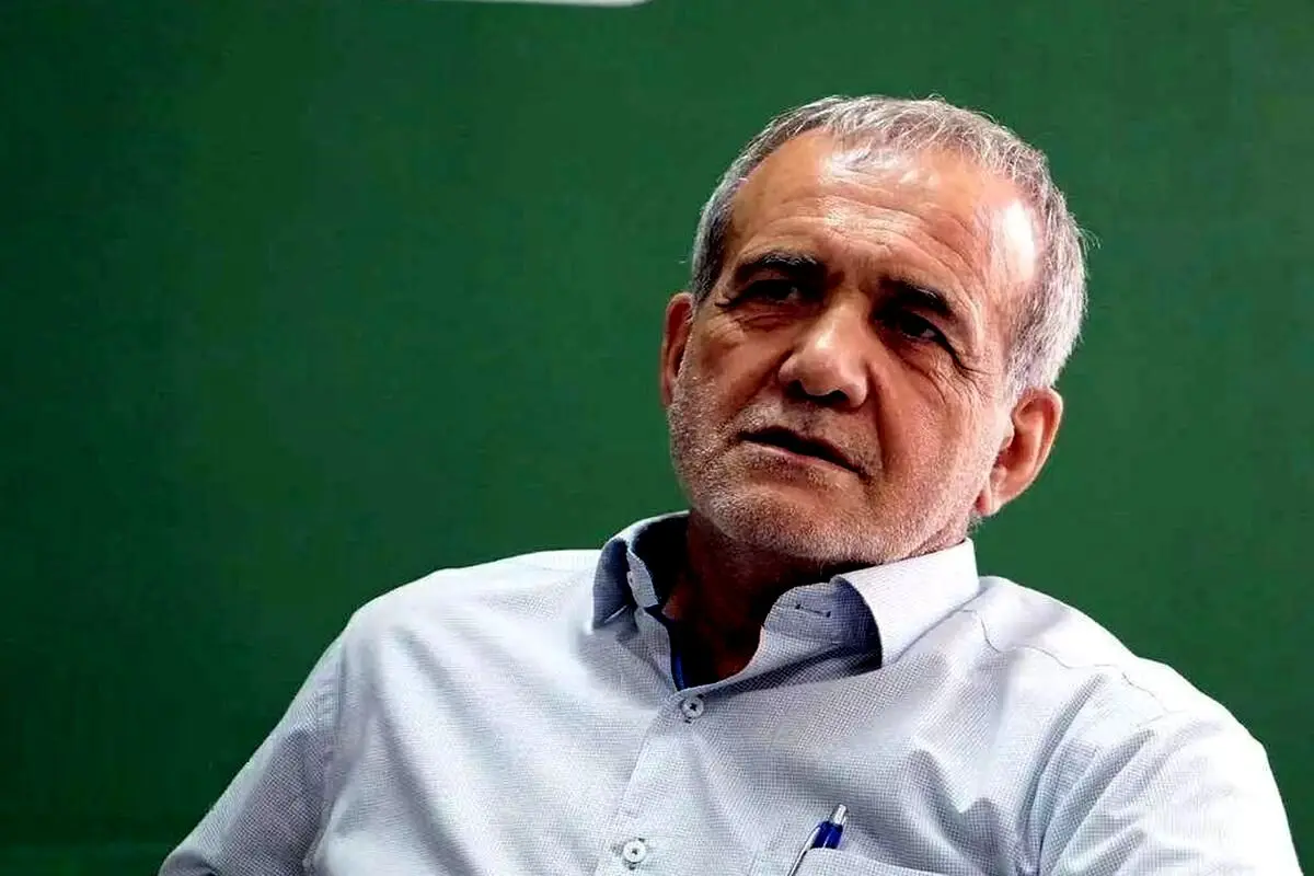 نگاهی به واکنش جالب و ایرانی‌طور دکتر پزشکیان در لحظات حساس بازی دیشب ایران و امارات؛ الحق که رئیس‌جمهور کشور یه فوتبالی تمام معناست+ویدیو
